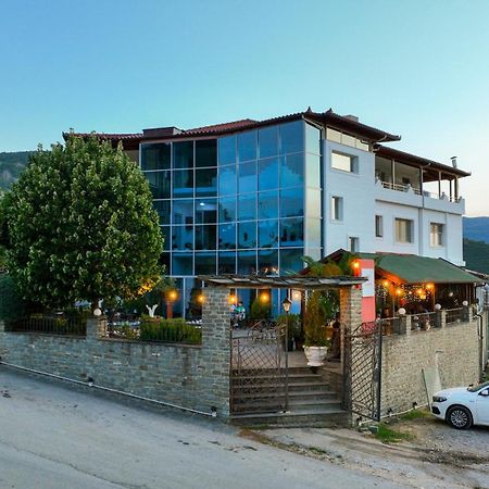 Hotel Kanione Cerenisht エクステリア 写真