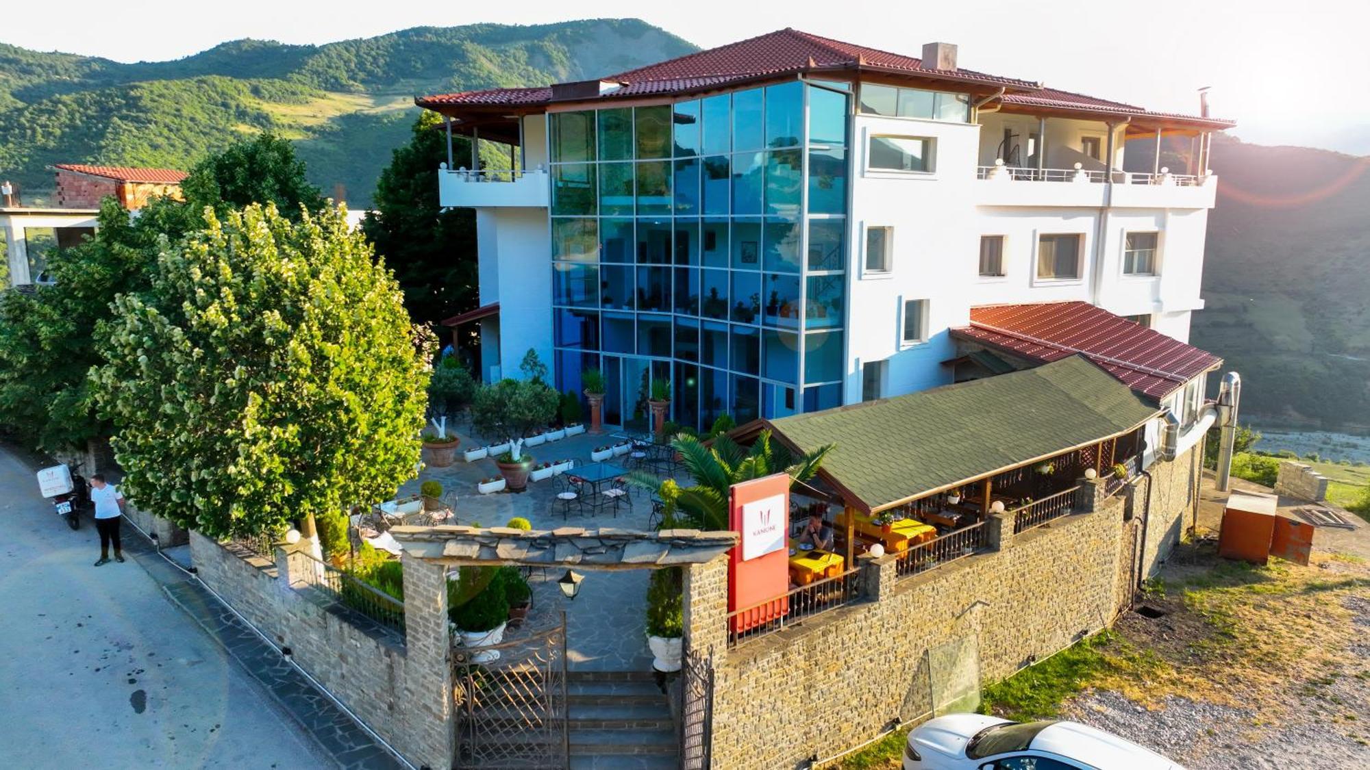 Hotel Kanione Cerenisht エクステリア 写真