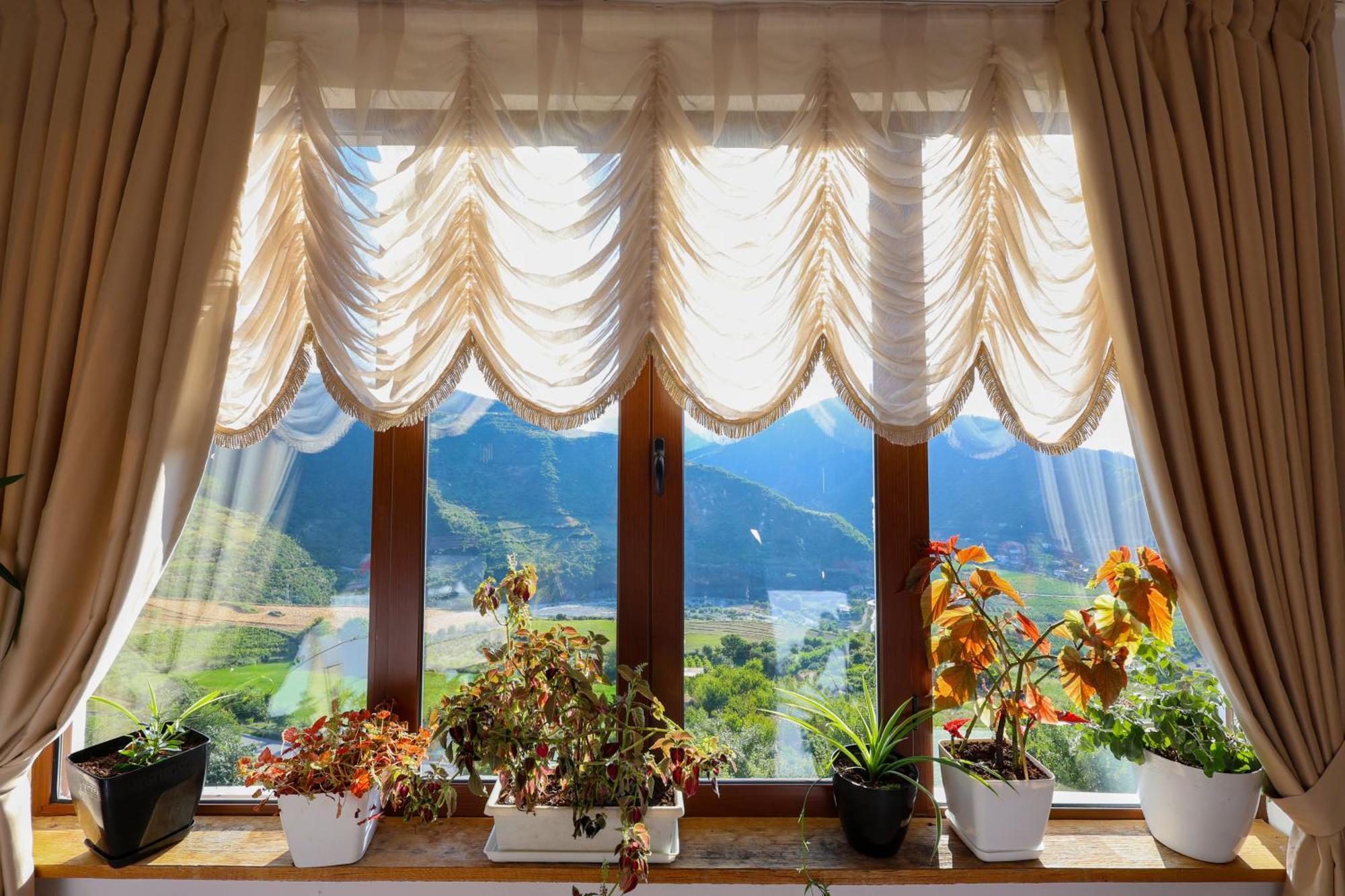 Hotel Kanione Cerenisht エクステリア 写真